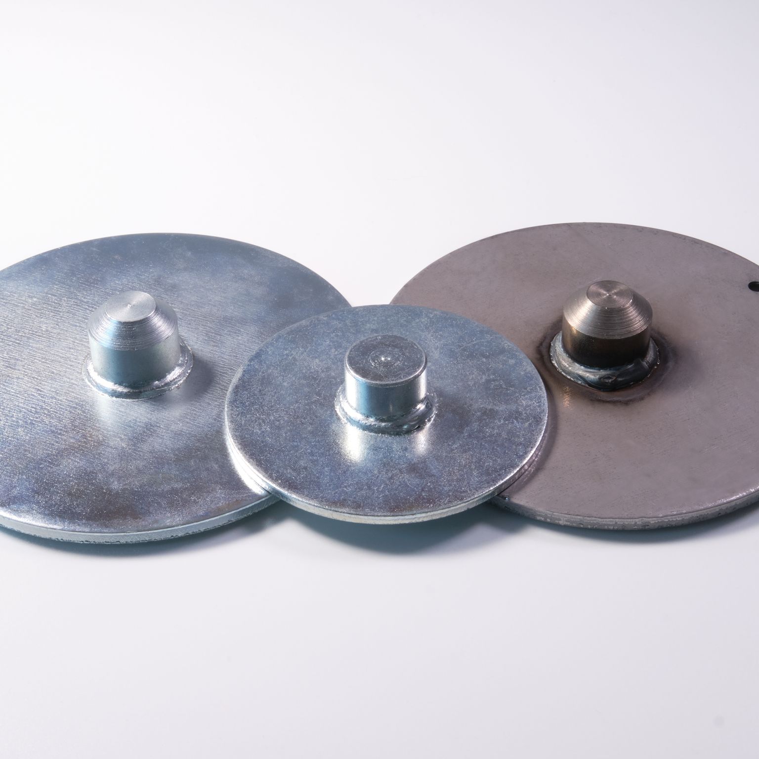 Tellerkopfmutter MAG geschweißt mit umlaufender Schweißnaht 360°