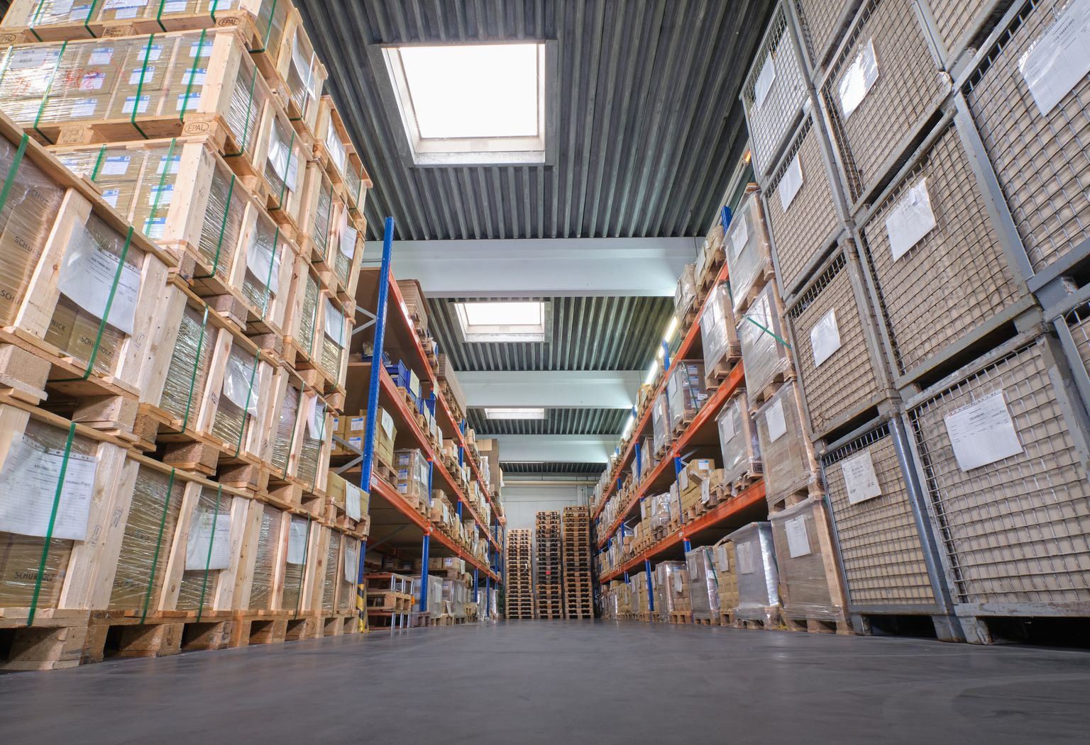 Eine Lagerhalle von Schürzholz und Nick